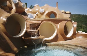 Palais Bulles inThéoule-sur-Mer, by Antti Lovag, France